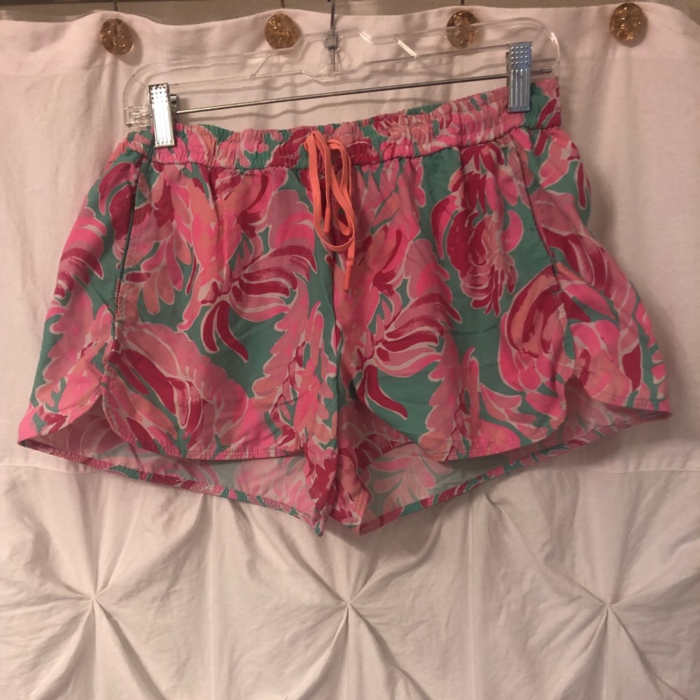 Lilly Pulitzer Luxletic Run Around Shorts Size L